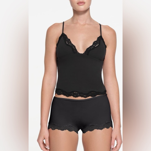 SKIMS Other - SKIMS Black Lace-Trim Camisole